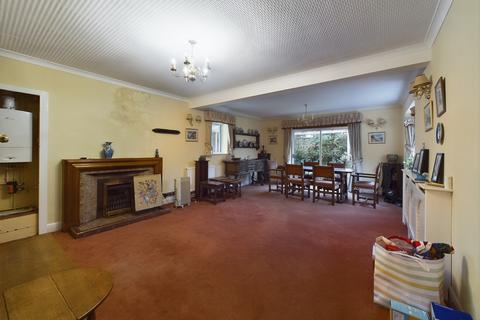 3 bedroom detached bungalow for sale, Maes-Y-Deri, Cardiff. CF14