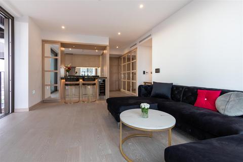 2 bedroom apartment to rent, Legacy Building, Embassy Gardens, SW11