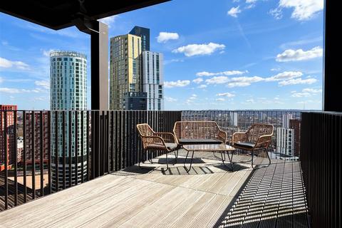 2 bedroom apartment to rent, Legacy Building, Embassy Gardens, SW11