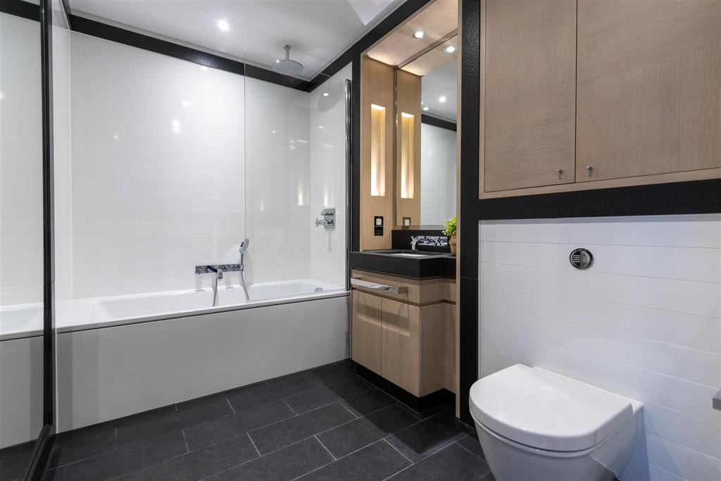 Bathroom (1 of 1).jpg