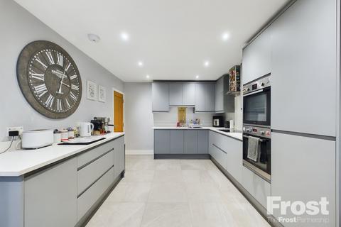 204 Feltham Road, Ashford, TW15 1AS