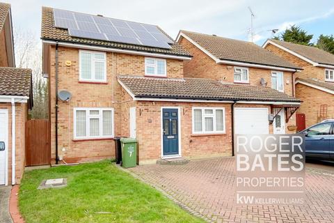 4 bedroom detached house to rent, Roosevelt Road, Laindon. Basildon, Essex SS15