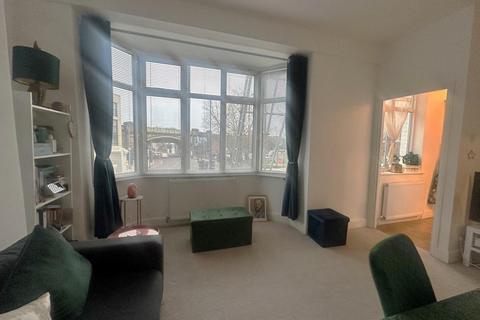 1 bedroom flat to rent, Battersea Park Road, London SW11