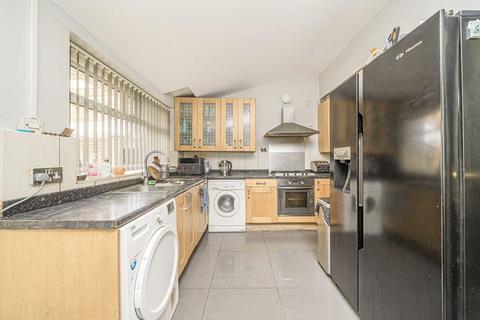 5 bedroom semi-detached house for sale, Ash Grove, Hounslow TW5