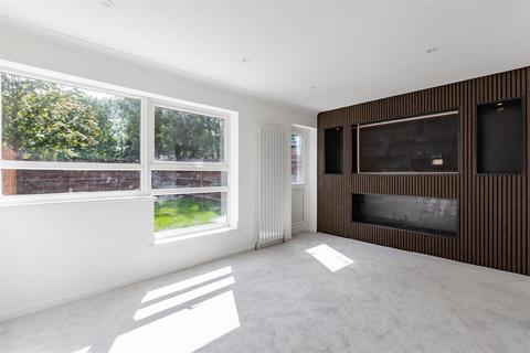 59 Farm Holt, New Ash Green, Longfield, DA3 8QB