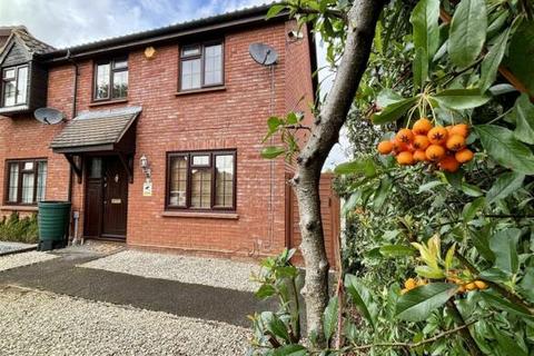 3 bedroom end of terrace house to rent, Lichfield Close, Chelmsford