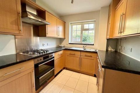 3 bedroom end of terrace house to rent, Lichfield Close, Chelmsford