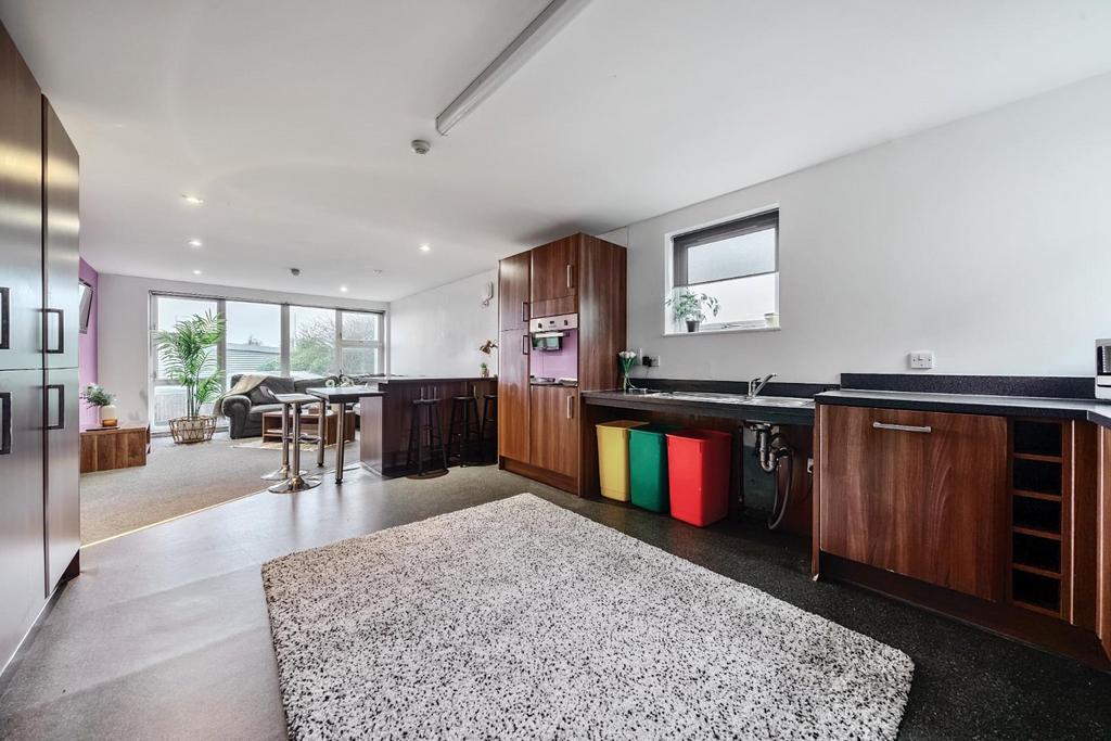 Pen f3 kitchen lounge 6763759425eab-1226873 (12).j