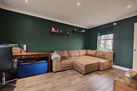 45 Calcott Park, Yateley, GU46 6JJ