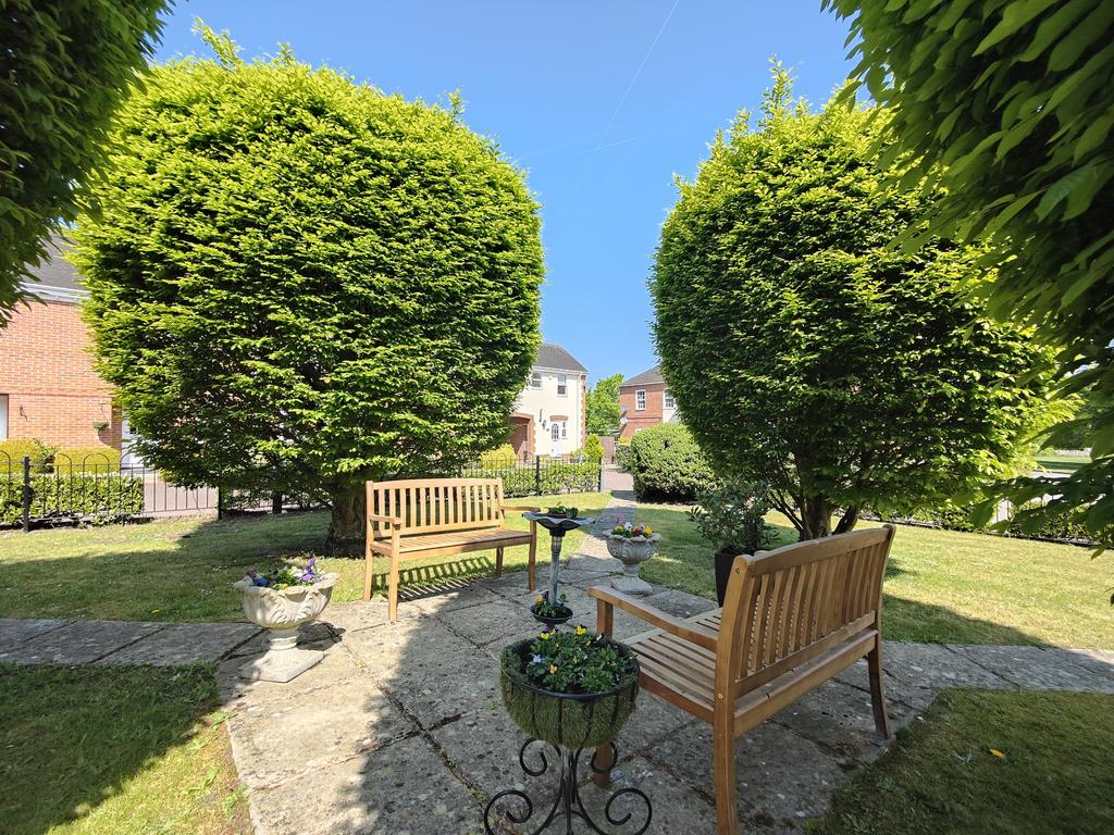 Front Communal Garden