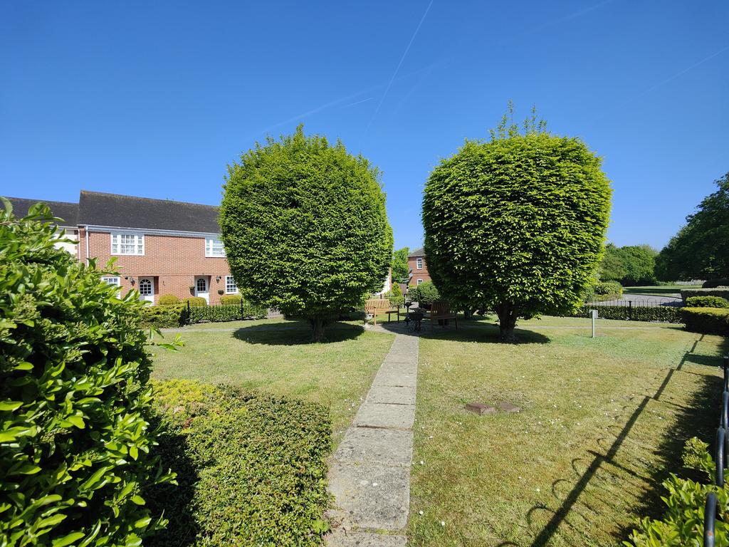 Front Communal Garden