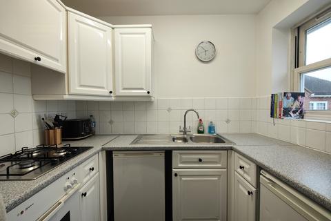45 Calcott Park, Yateley, GU46 6JJ