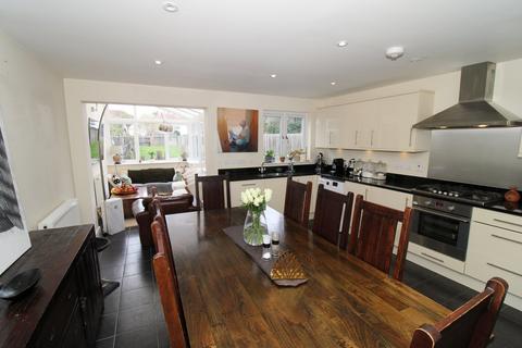 3 bedroom semi-detached house for sale, Cumberland Road, Bromley, BR2