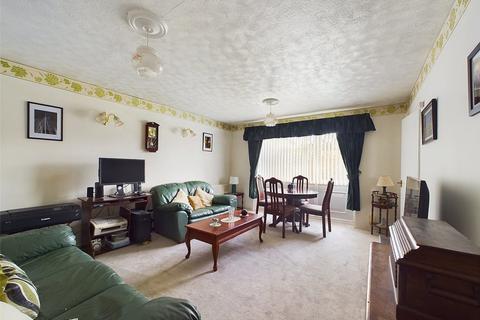 2 bedroom bungalow for sale, Courtfield Road, Quedgeley, Gloucester, Gloucestershire, GL2