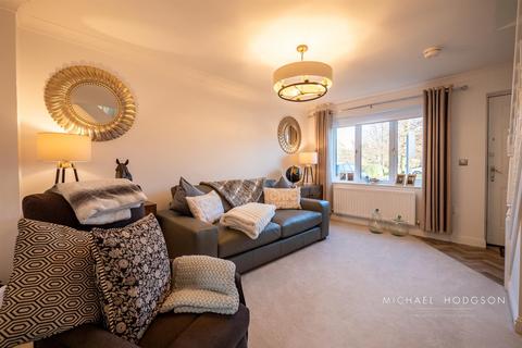 2 bedroom terraced house for sale, Frinton Park, Barnes, Sunderland