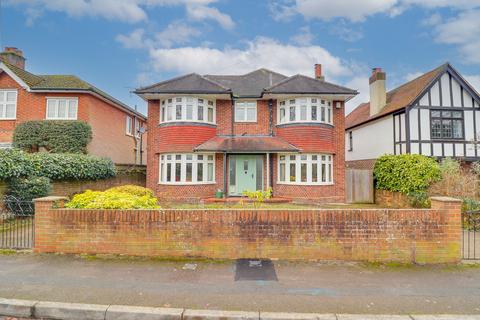 4 bedroom detached house for sale, Oak Road, Woolston