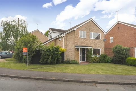 4 bedroom detached house to rent, Sarum Crescent, Wokingham, RG40