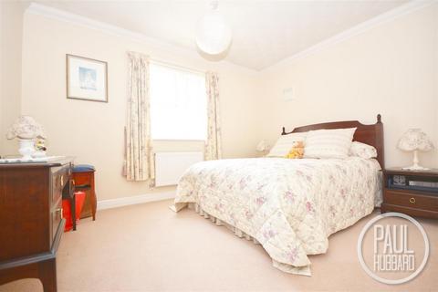 3 Bentley Drive, Lowestoft, NR32 4WA