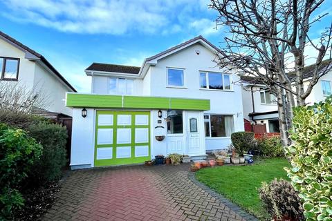 4 bedroom detached house for sale, Meadow Gardens, Craig y Don, Llandudno