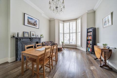 2 bedroom flat for sale, Belsize Crescent, Belsize Park