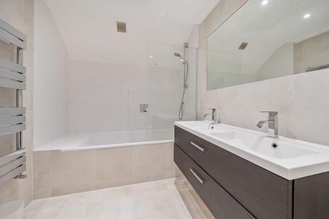 5b Belsize Crescent, London, NW3 5QY