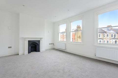 3 bedroom flat for sale, Strathblaine Road, Battersea