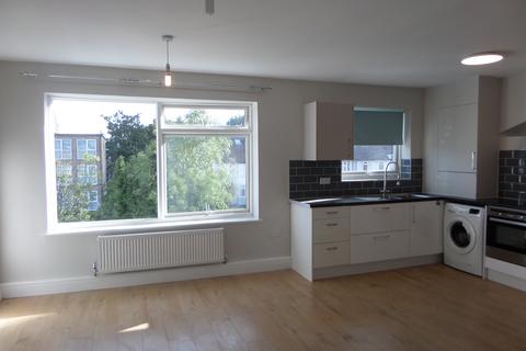 2 bedroom flat to rent, Enmore Road, London SE25