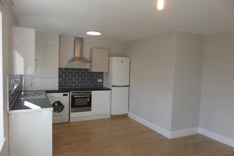 2 bedroom flat to rent, Enmore Road, London SE25