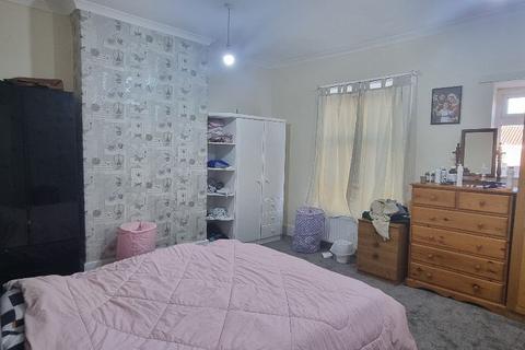 36 Crompton Street, Oldham, OL1 2LJ