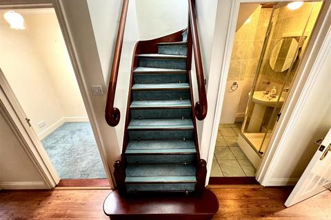 5 bedroom townhouse for sale, 19th-century mid-terrace townhouse