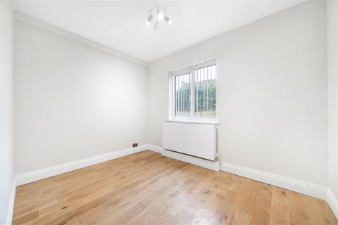 2 bedroom flat to rent, Forest Close, Chislehurst, BR7