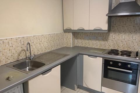 2 bedroom apartment to rent, Manchester, Manchester M22