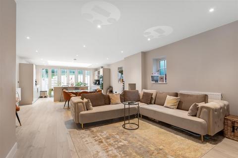 4 bedroom detached house for sale, Pampisford Road, Purley CR8