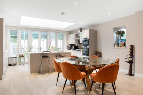 4 bedroom detached house for sale, Pampisford Road, Purley CR8