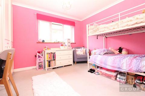 92 Bynghams, Harlow, CM19 5NT