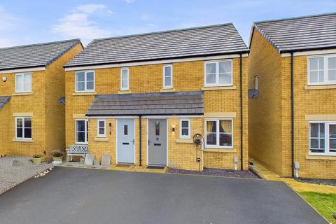 2 bedroom semi-detached house for sale, Messor Gardens, Leighton Buzzard, LU7