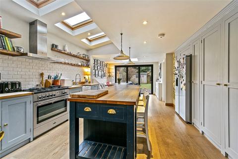 21 Heathfield North, Twickenham, TW2 7QN