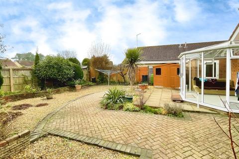 3 bedroom detached bungalow for sale, Acacia Avenue, Verwood