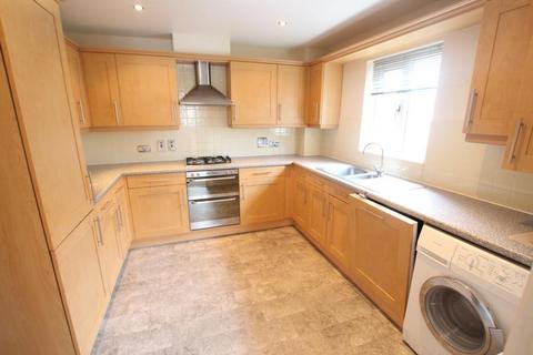 2 bedroom apartment to rent, Guildford Road, Woking GU24