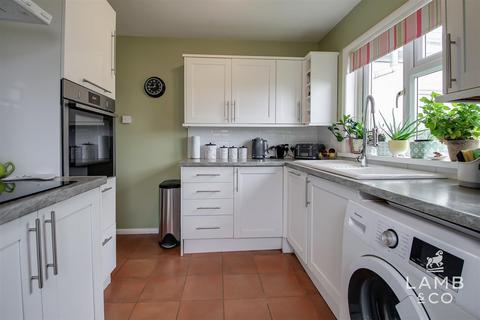 2 bedroom semi-detached bungalow for sale, Merrilees Crescent, Clacton-On-Sea CO15