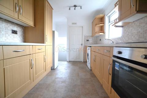 2 bedroom flat to rent, Saltwell Street, Gateshead, Tyne and Wear