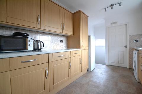 2 bedroom flat to rent, Saltwell Street, Gateshead, Tyne and Wear