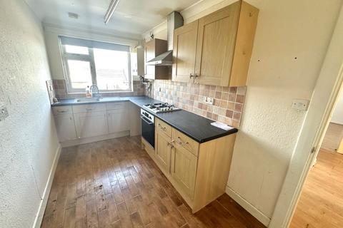 3 bedroom flat to rent, Hateley Drive, Wolverhampton WV4