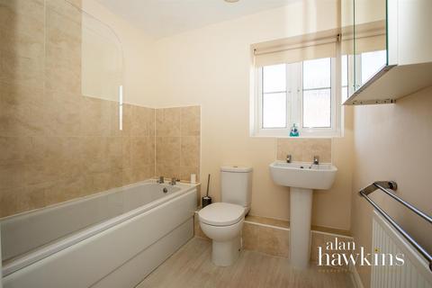 25 Buxton Way, Royal Wootton Bassett, Swindon, SN4 8JB