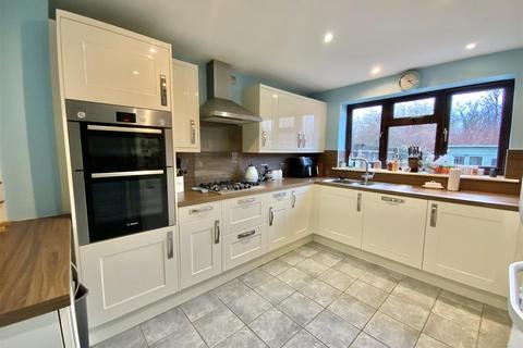 43 Linceslade Grove, Loughton, Milton Keynes, MK5 8DJ