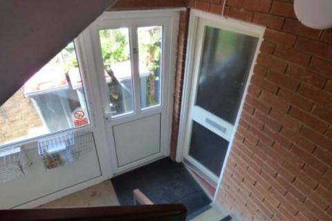 2 bedroom flat to rent, Castlecroft, Telford TF3