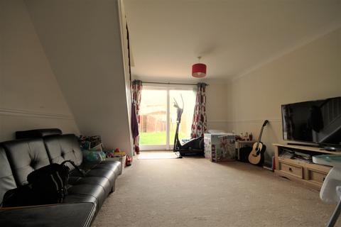 2 bedroom end of terrace house to rent, Mandrill Close, Cambridge, CB1