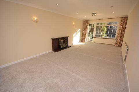 4 bedroom detached house to rent, Patching Hall Lane, Chelmsford, CM1