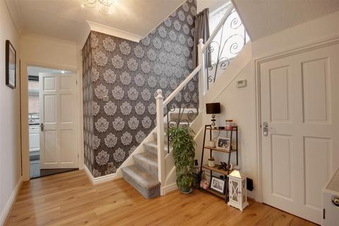 4 bedroom detached house for sale, Woodland Drive, Anlaby
