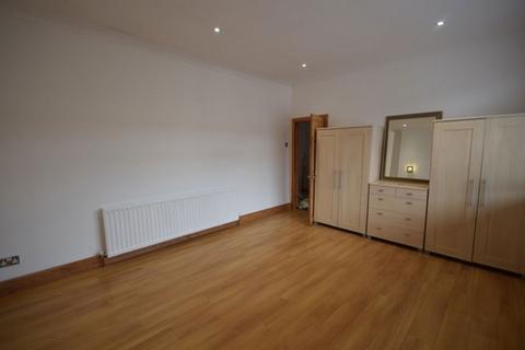 3 bedroom flat to rent, Ada Street, South Shields